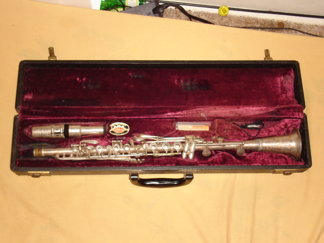 1941 Metal Holton Collegiate Clarinet